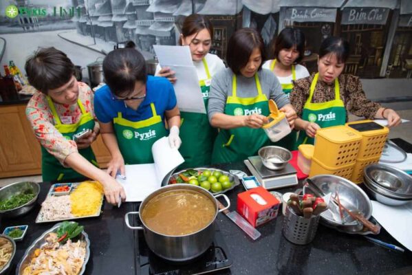 Lớp Phở gà và Bún thang tại Học viện đào tạo dinh dưỡng & ẩm thực Pyxis