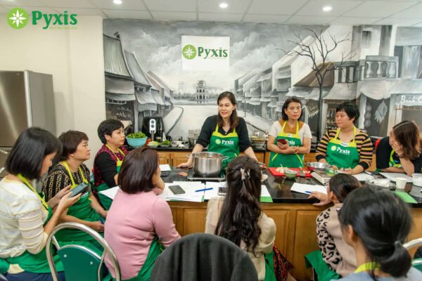 Lớp phở bò tại học viện Pyxis